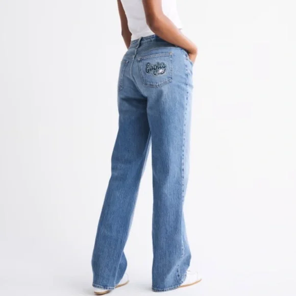 A&F NFL Curve Love High Rise 90s Relaxed Philadelphia Eagles Embroidered Jeans - Picture 5 of 11